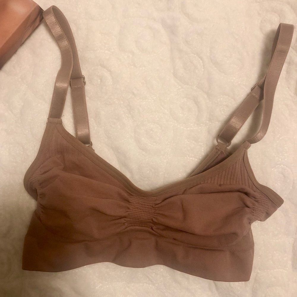 SKIMS by KKW Shapewear Sculpting Bra in Sienna